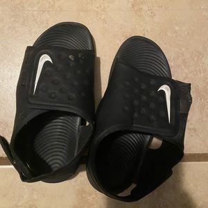 Toddler Nike sandals 10c